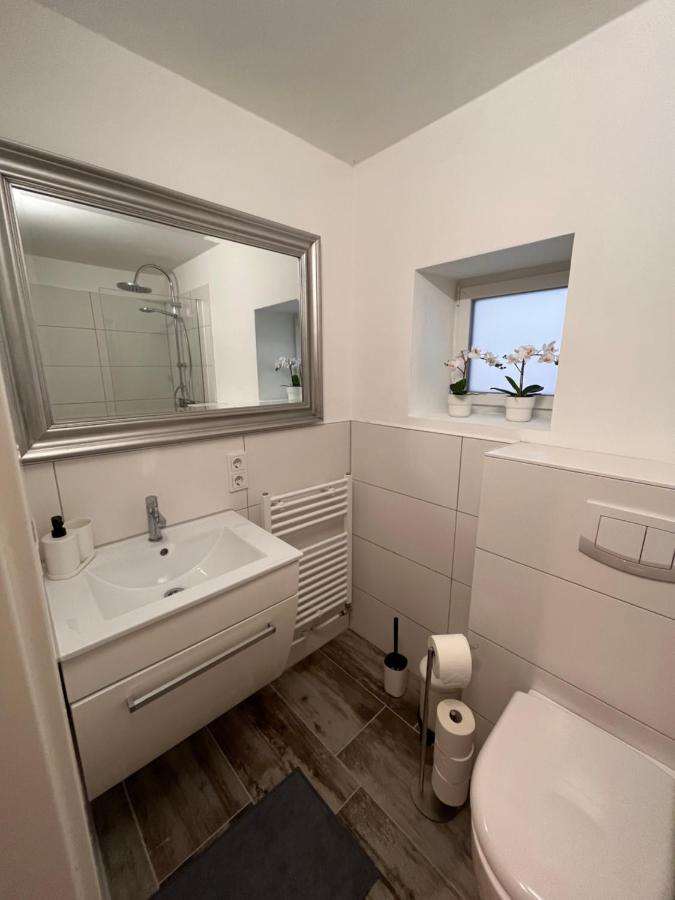 Apartment Moderne 2 Zimmer-ferienwohnung *